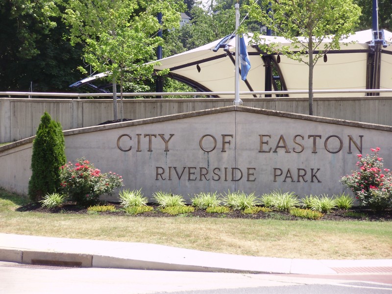 Riverside Park Easton, PA Scenic Wild Delaware River