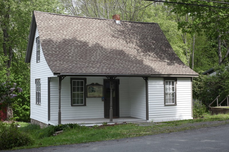 Historic White Mills White Mills, PA Scenic Wild Delaware River