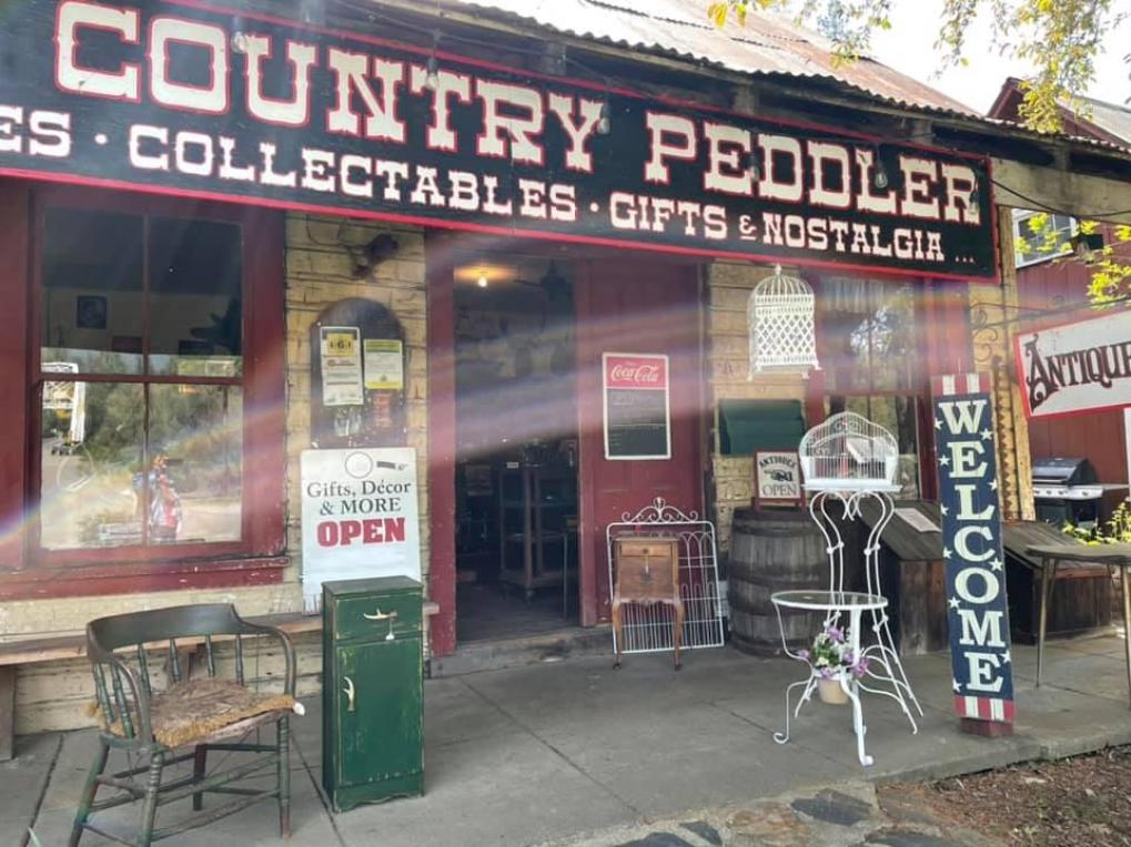 The Country Peddler Antiques, Nostalgia and Gifts, Lewiston