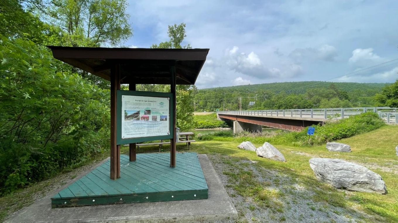 Transit Bridge Genesee River Access Site – Photo credit: Emily Ashworth