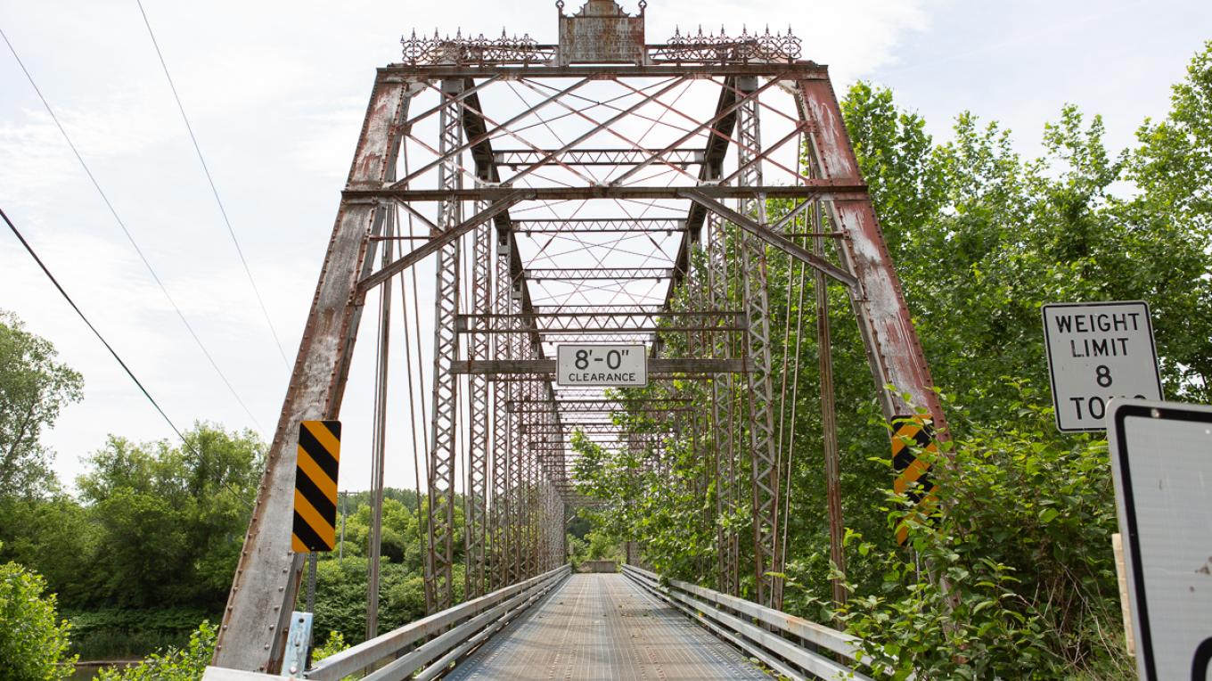 How Much Weight Can a Truss Hold: Exploring the Limits