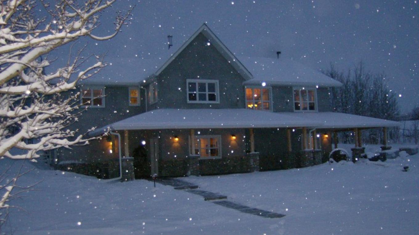Corner Mountain Inn And Wellness Center Alberta Canada Corner Mountain Inn Wellness Centre B&B | Alberta, Canada | Crown of