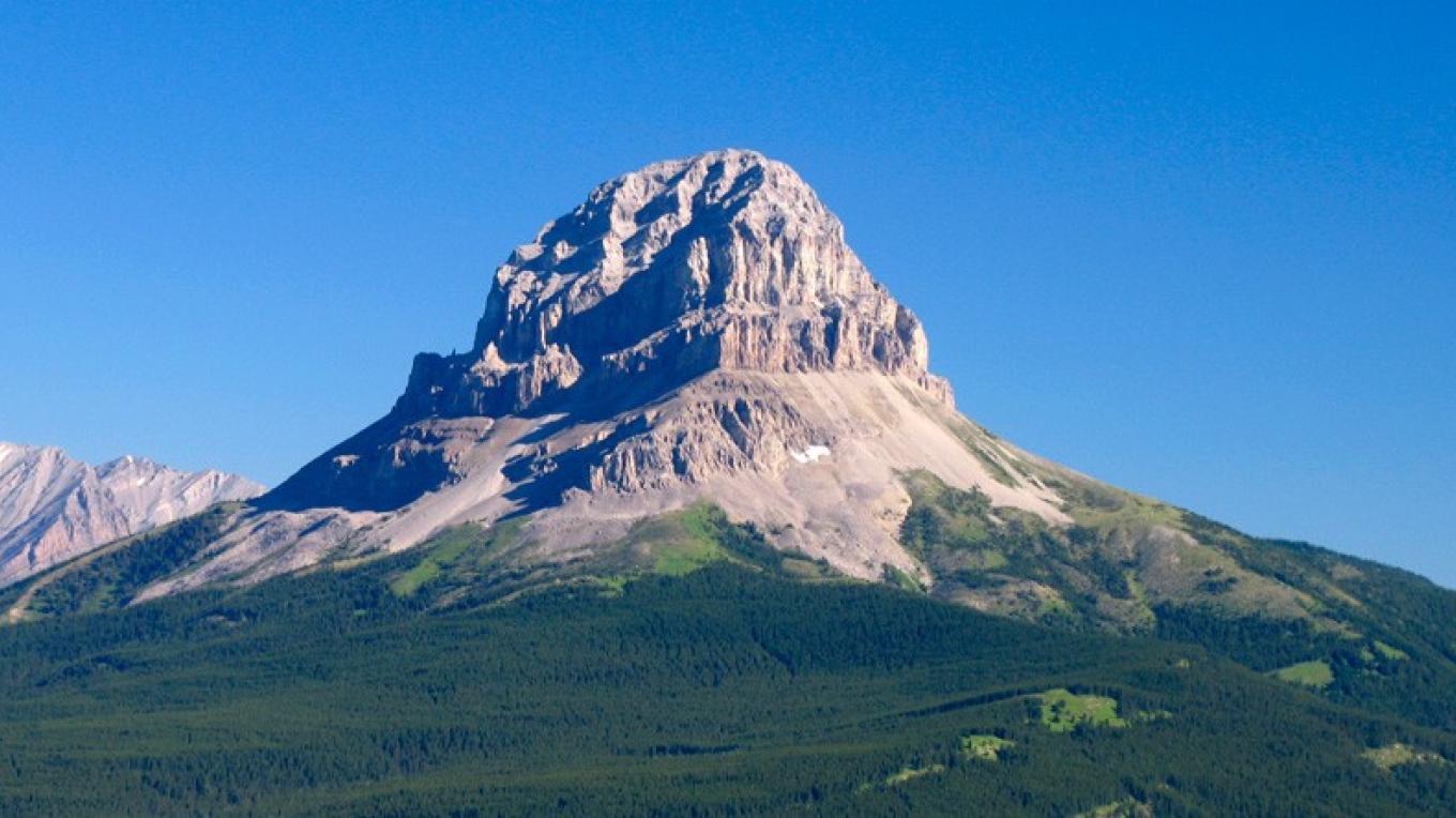 Chinook Provincial Recreation Area Campground Crowsnest Pass, Alberta Crown of the Continent Chinook Provincial Recreation Area Campground Crowsnest Pass, Alberta Crown of the Continent