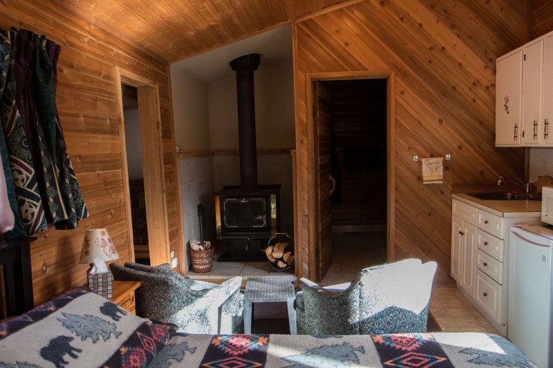Stepping Stone Cabins B&B | Beaver Mines, Alberta | Crown of the