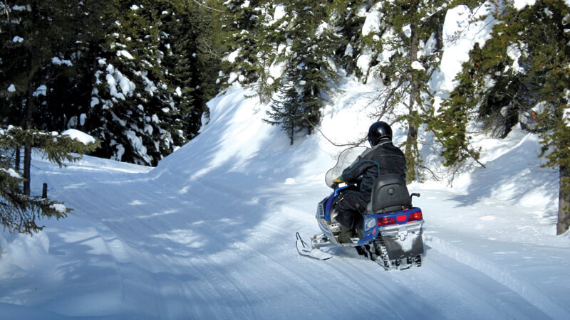 Beginner or Pro: Top 6 Reasons You Should Go Snowmobiling in Maine's Lakes and Mountains