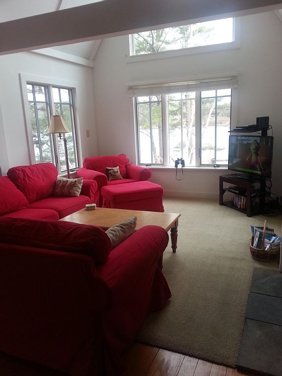 Water's Edge Retreat - Comfy family room w/TV, DVD, Fireplace, WiFi, Water views.