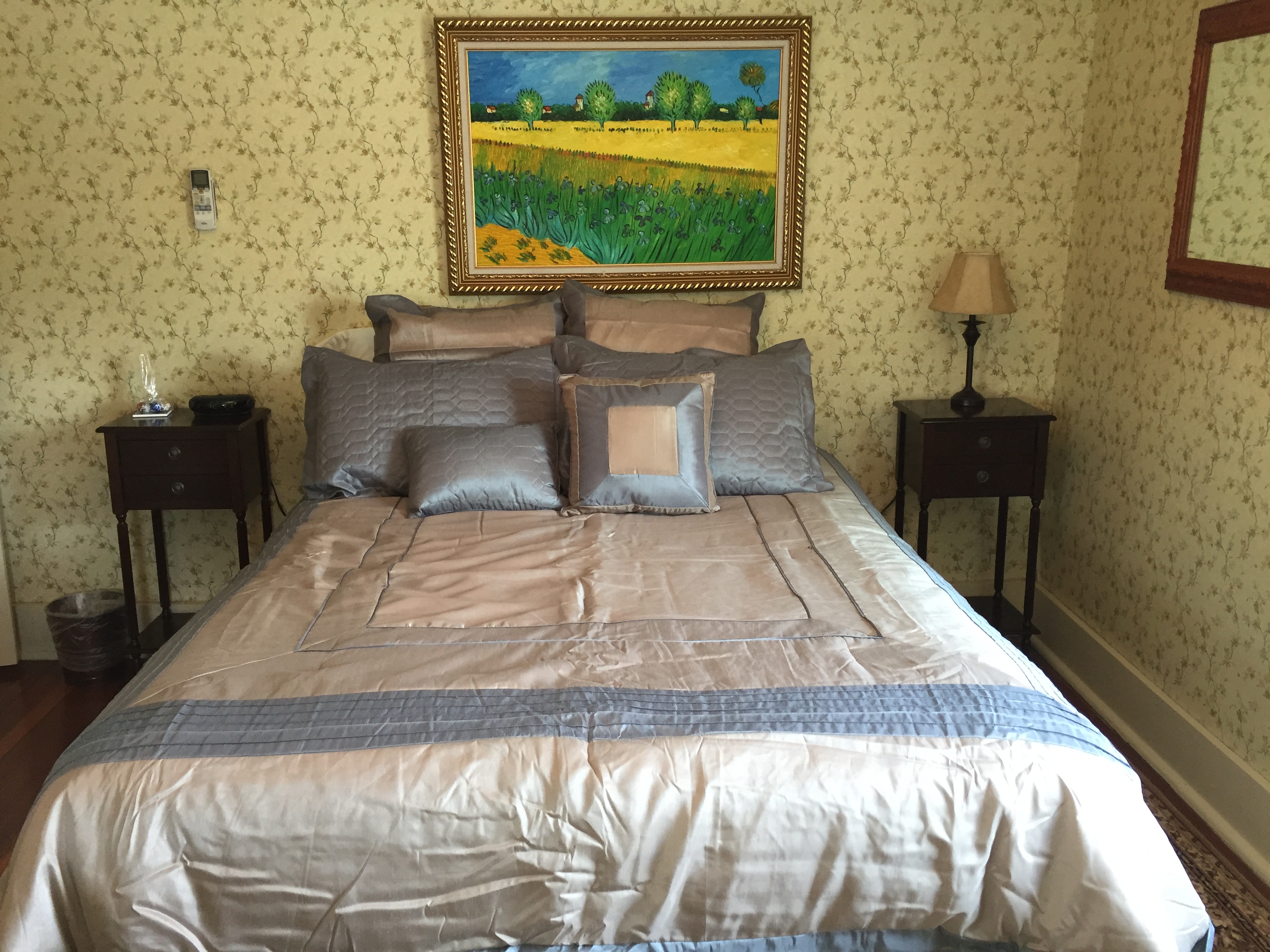 Room 1 - Queen bed / shared bath