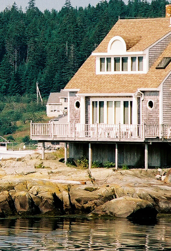 Live like a local for a little while and settle down at one of our many Maine vacation rentals.