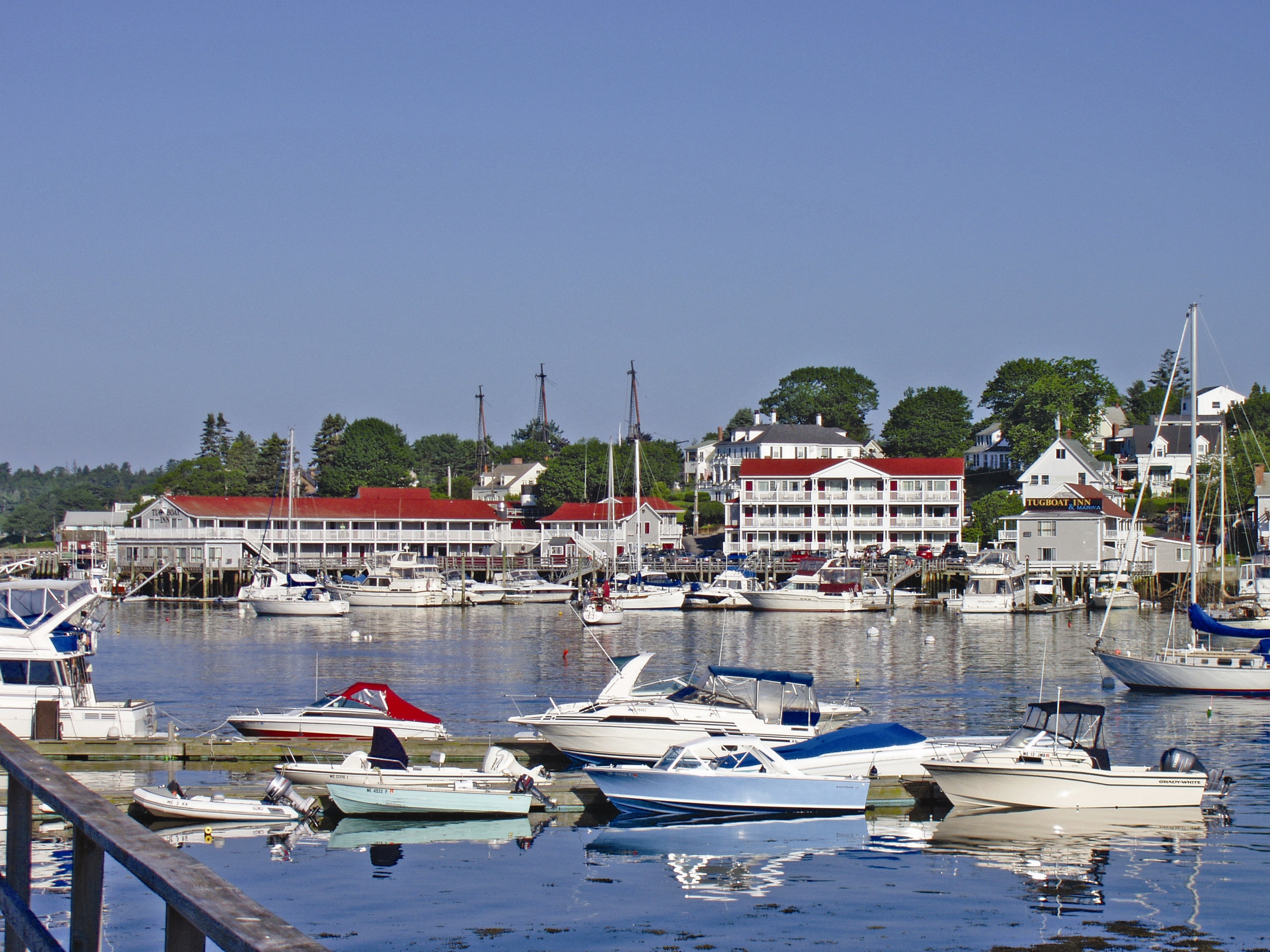 Tugboat Inn, Restaurant & Marina