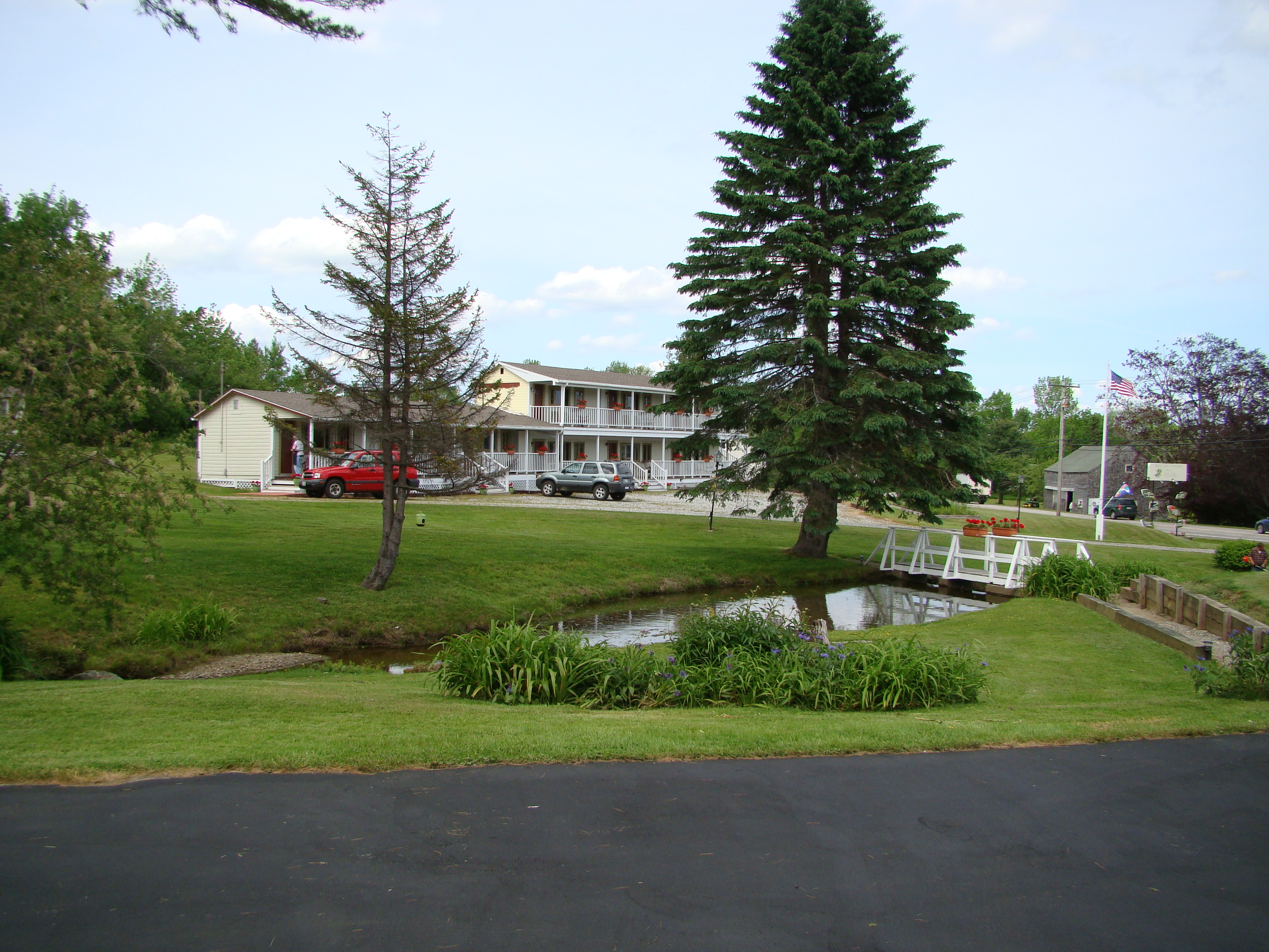 Bay Leaf Cottages and Bistro Visit Maine
