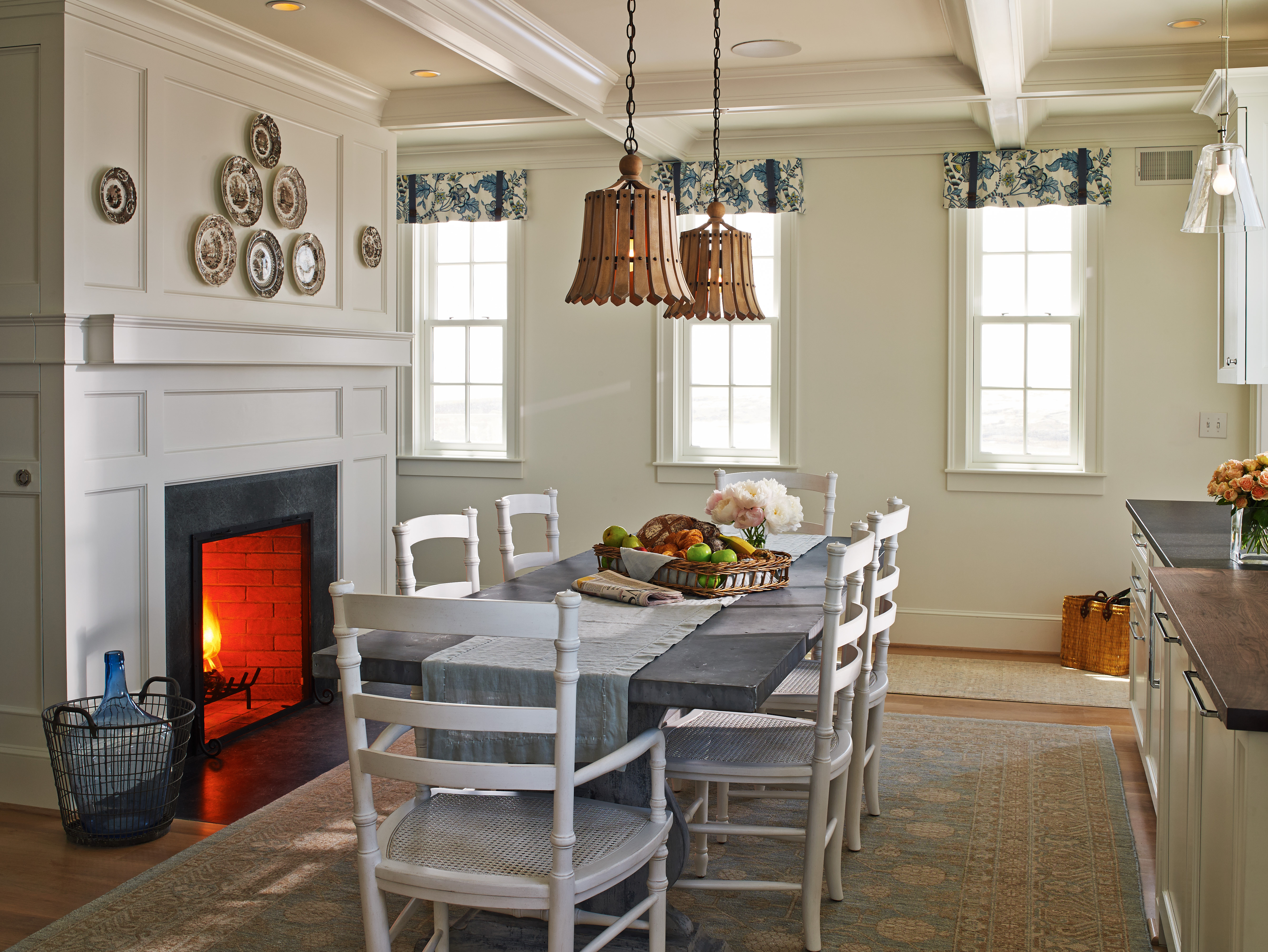 Cuckolds Cozy Kitchen w/Fireplace