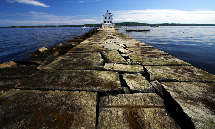 Find historic Maine lighthouses. A living legacy. - Visit Maine