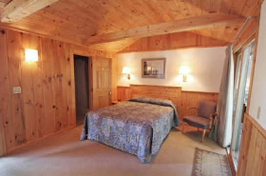 Pet friendly cottage room