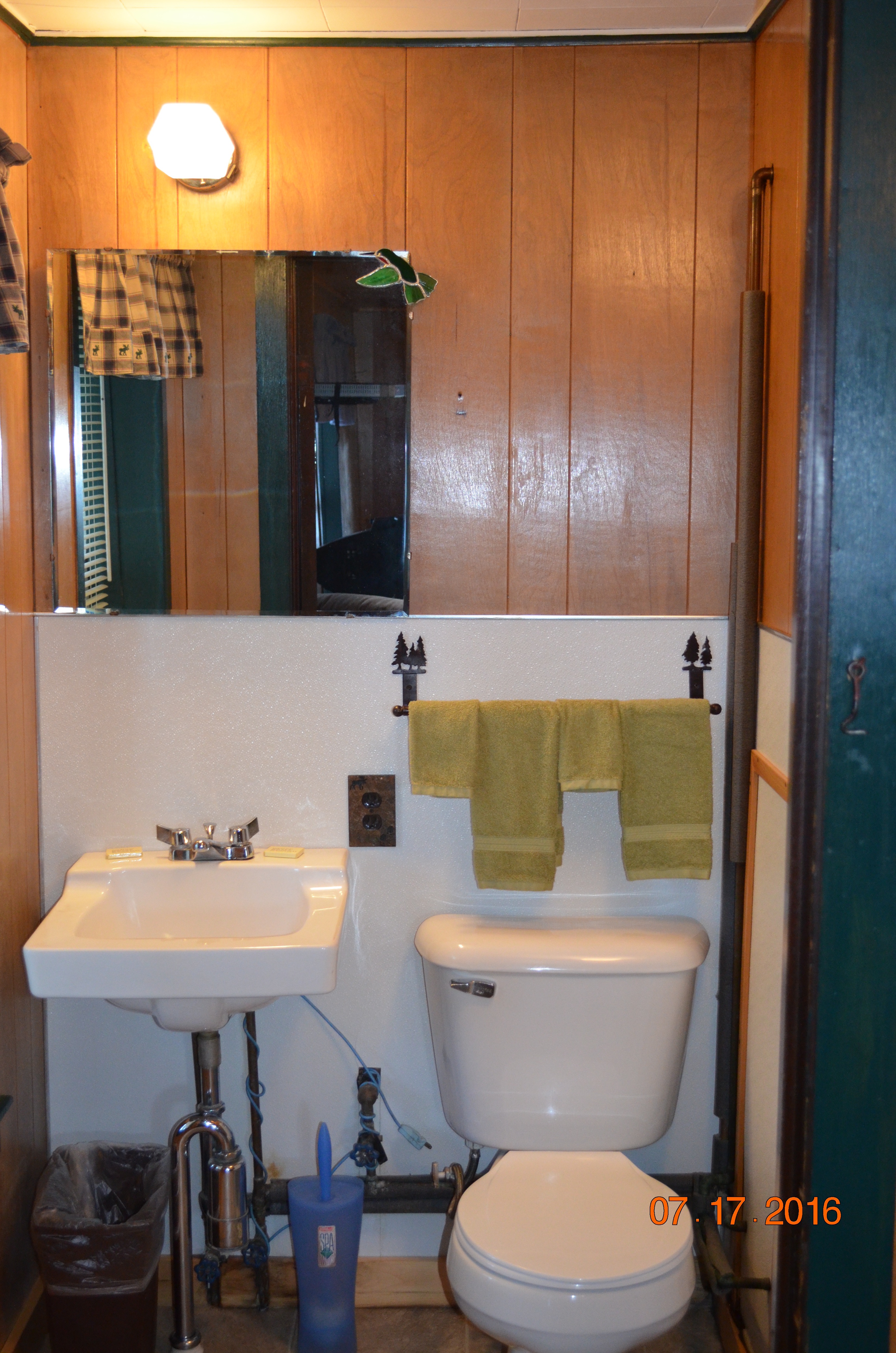 Riverside bathroom.