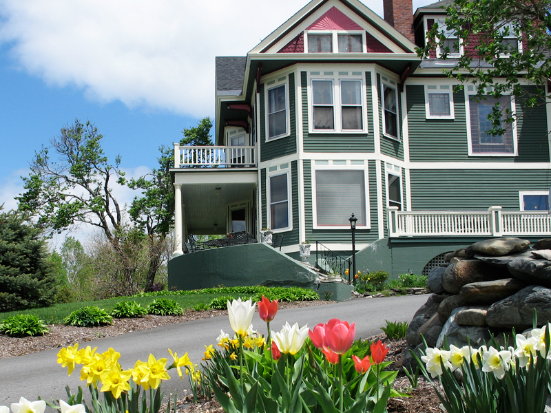 Maine Inns, Bed & Breakfasts / B&Bs | The Maine Highlands