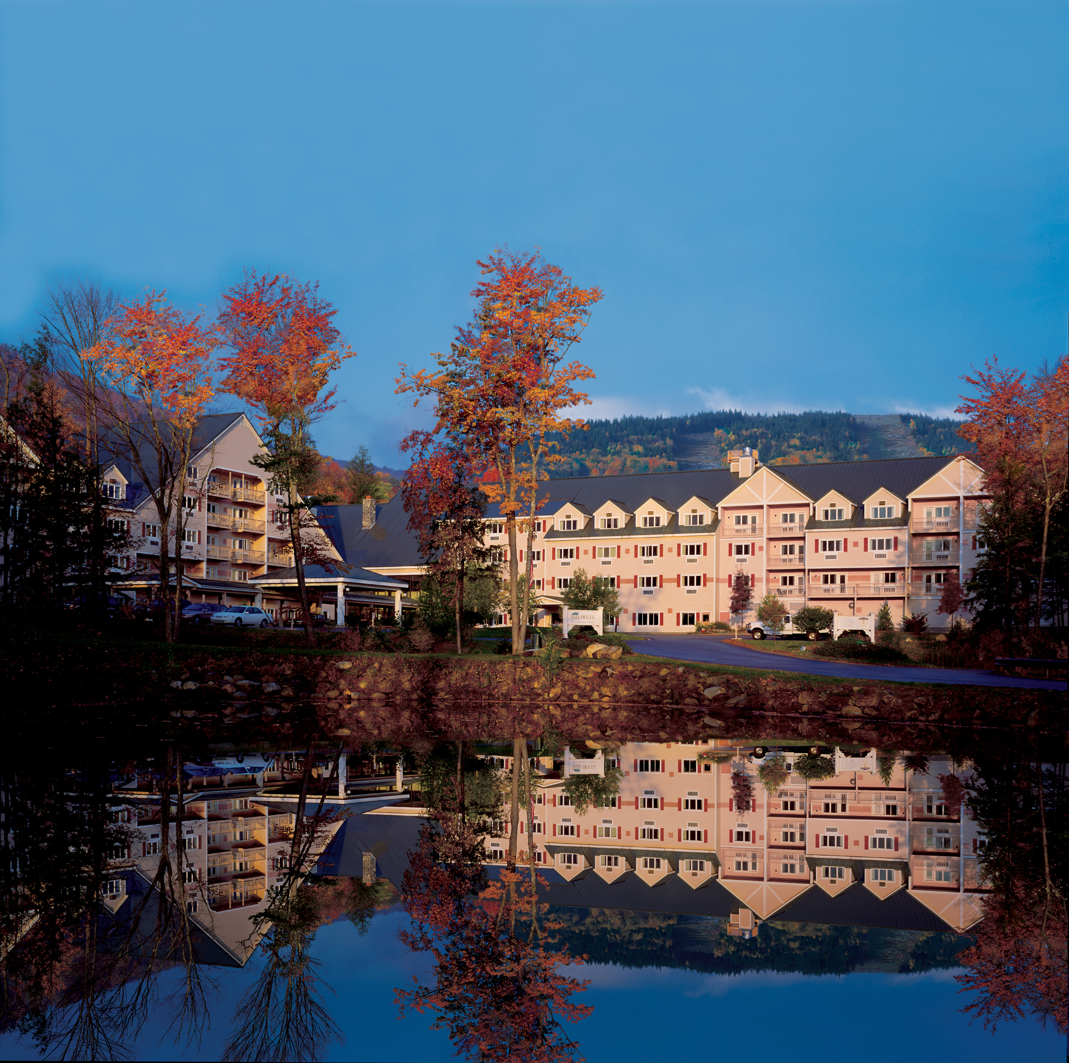 At the resort's entrance sits the Grand Summit Hotel with all of the amenities you would expect from a full-service hotel like a health club, spa, and a heated outdoor pool.