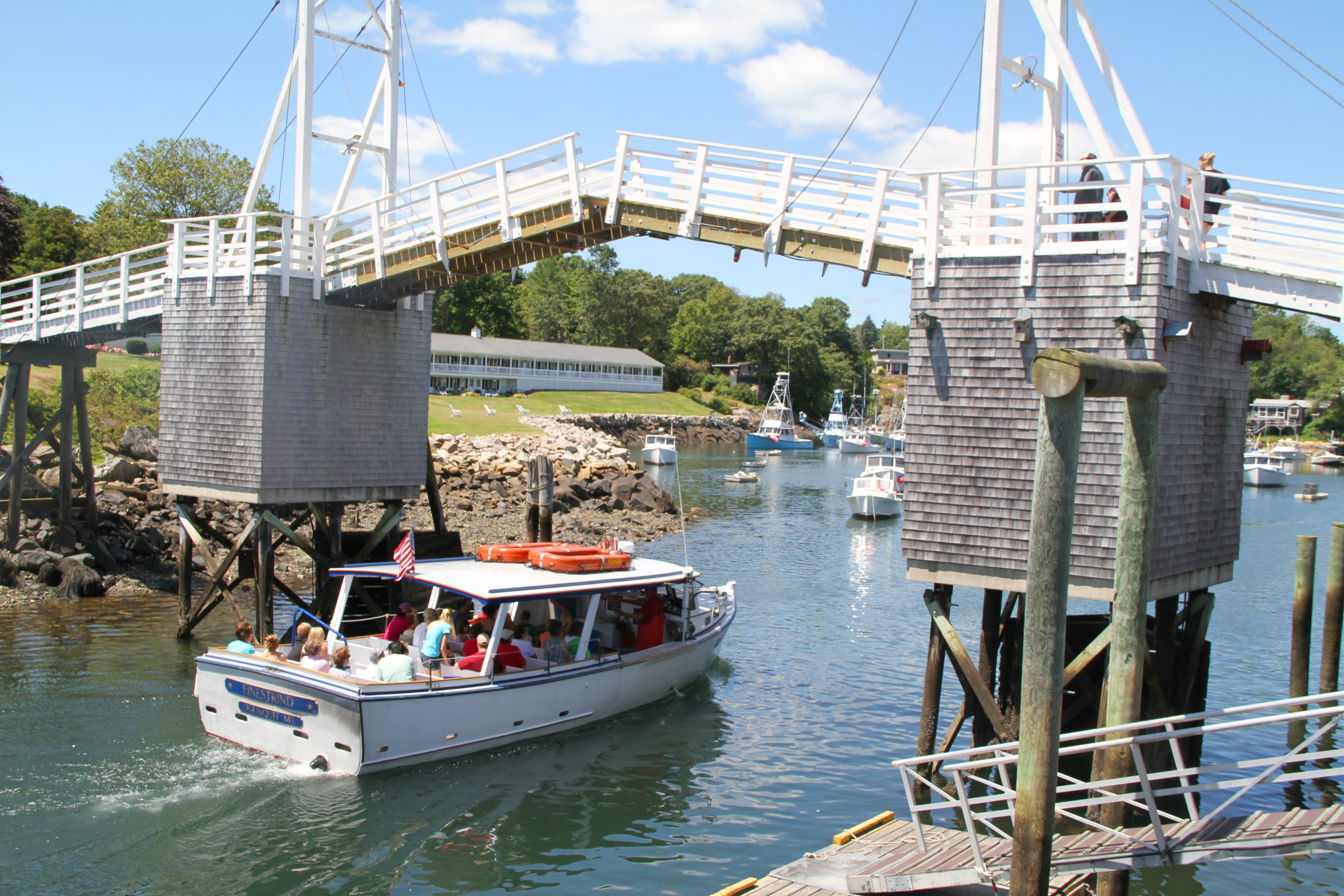 Accommodations - Hotel Lodging Guide to Southern Maine Coast