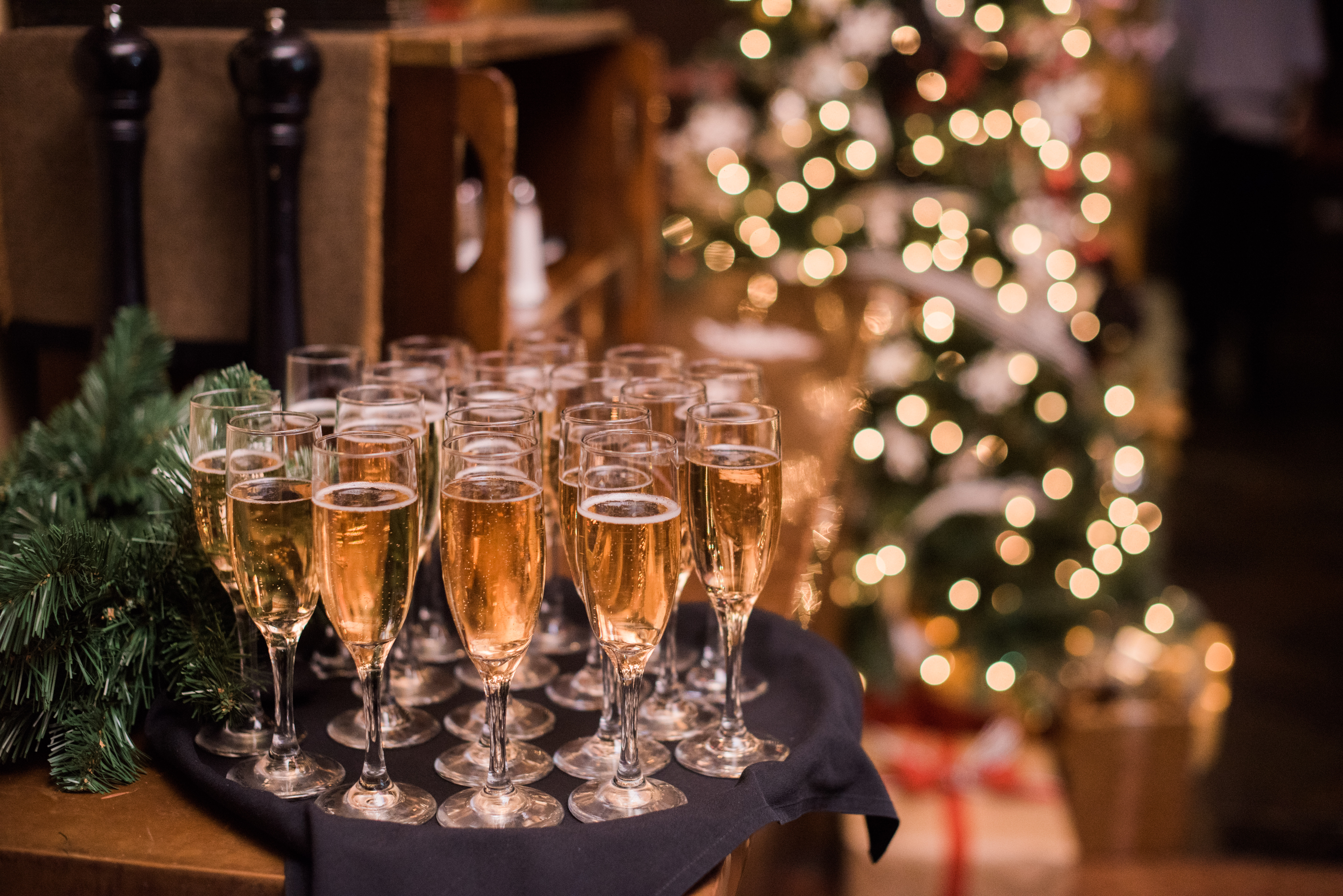 Holidays and champagne go hand in hand!