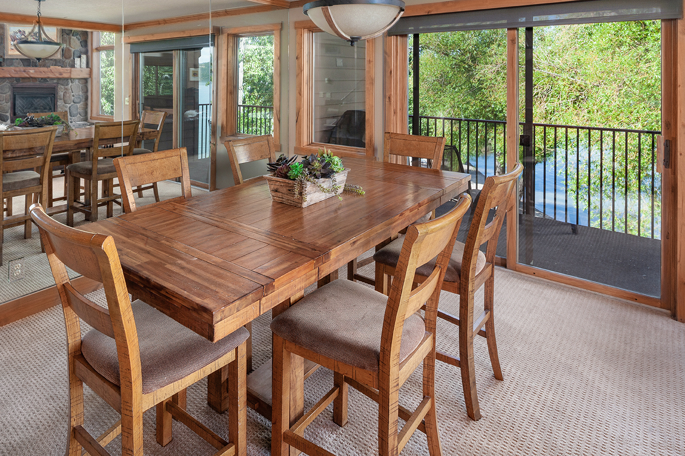 You'll enjoy dining with a view in this luxurious dining room. – Lindsay Goudreau