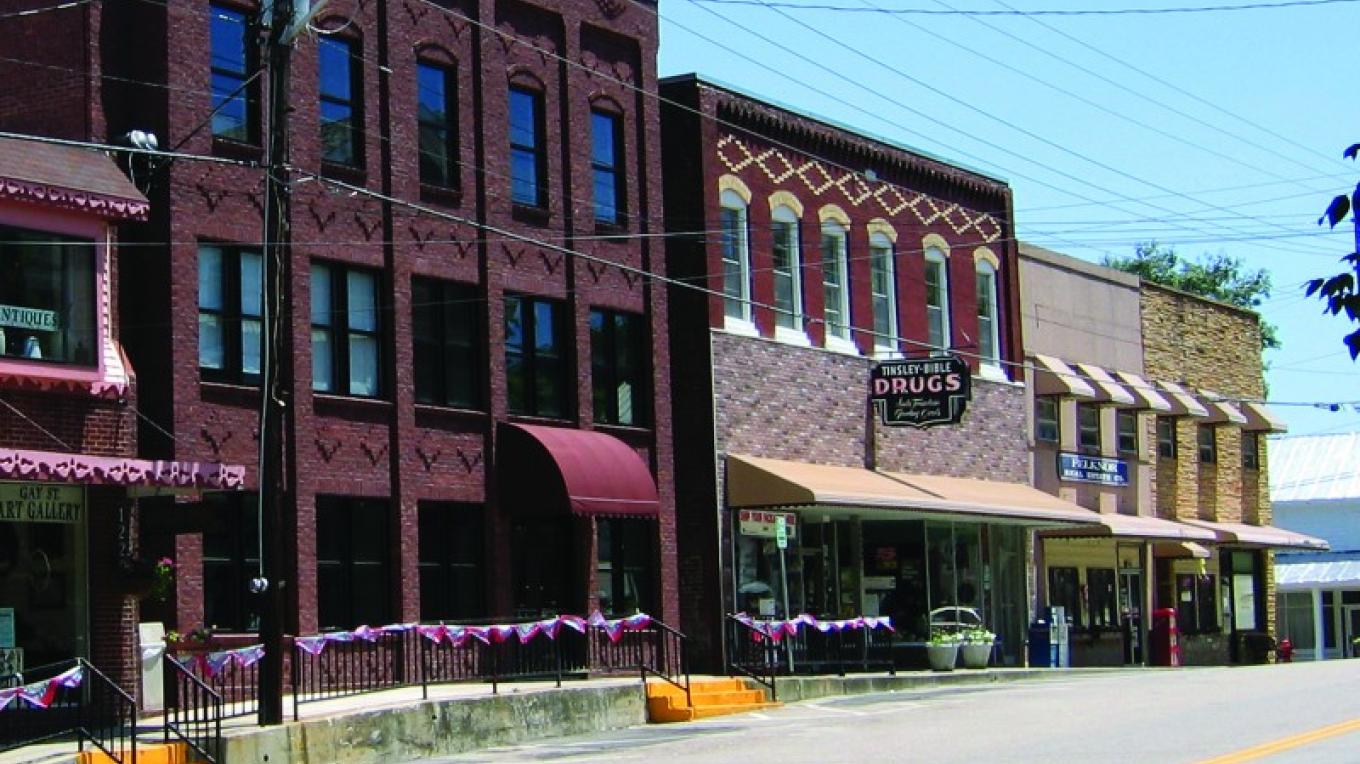 tobacco store dandridge tn Squirewood Village Bucks N Bass (@BucksNBass)