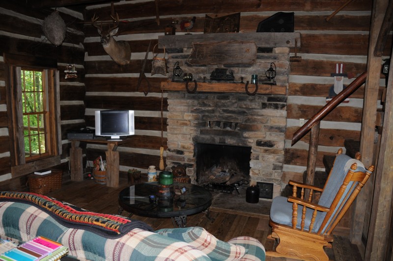 Bear Creek Log Cabins | Tennessee River Valley