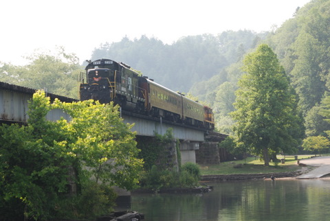 Hiwassee River Rail Adventure Scenic Train Ride Tennessee River Valley