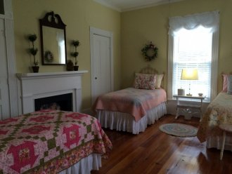 Whistlestop Quilt Retreat Tennessee River Valley