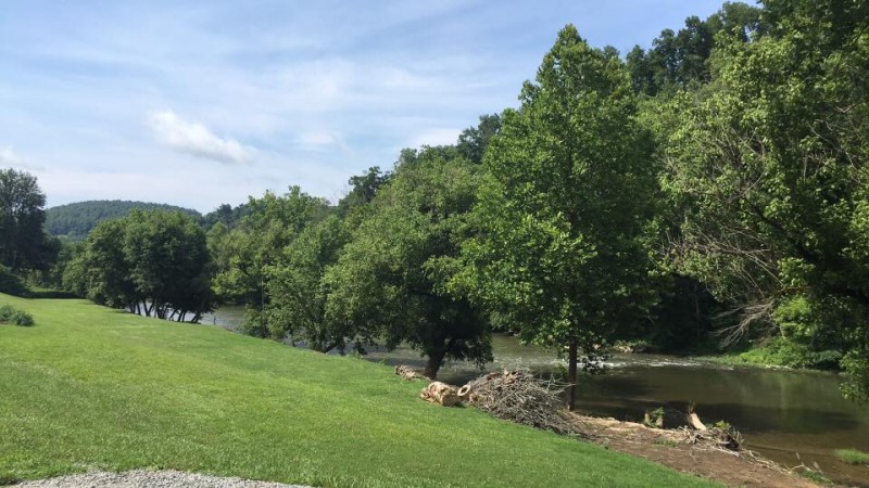 Shelly Belle's Kayaking and Tube Rentals Tennessee River Valley
