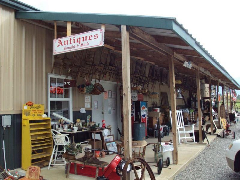Madeline's Antiques & Uniques Tennessee River Valley
