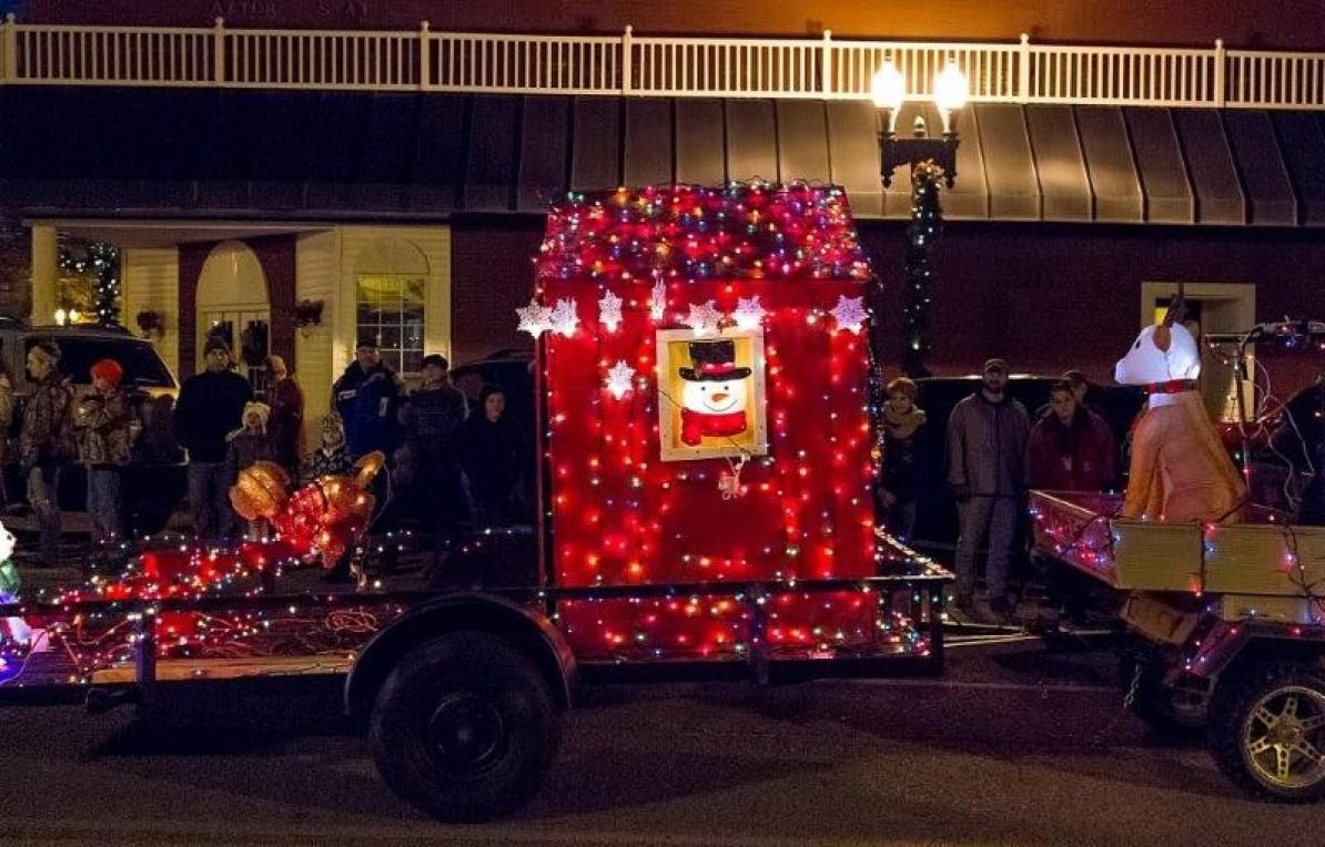 2021 Holly Jolly Parade | Tennessee River Valley