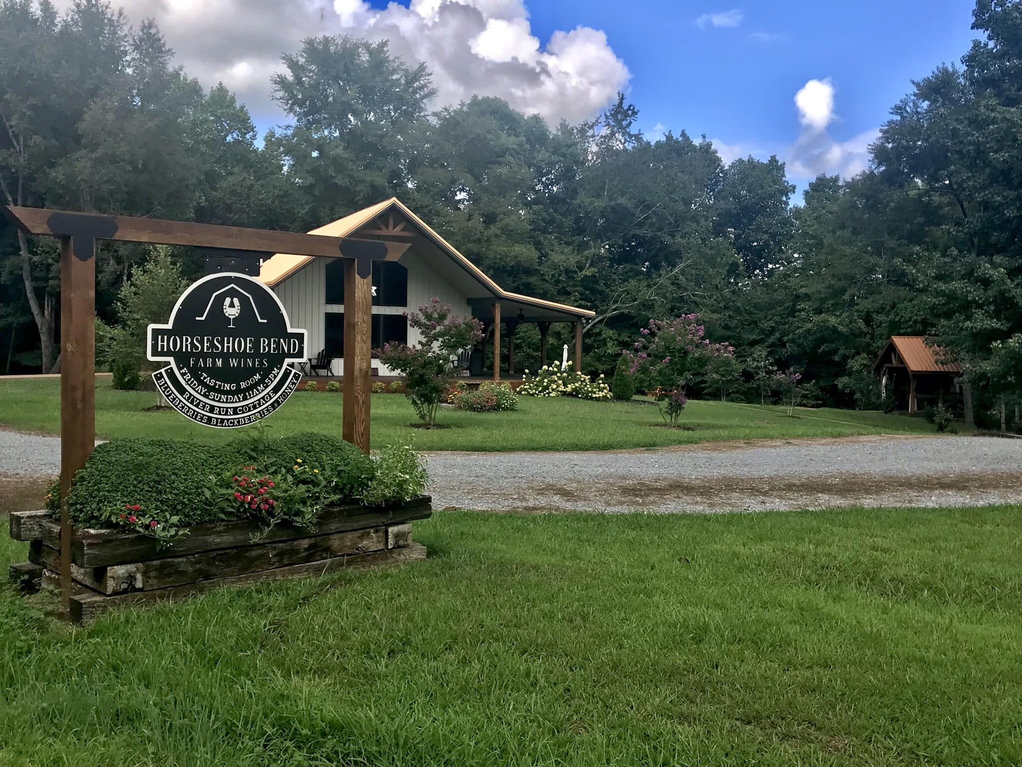 Horseshoe Bend Farm Wines Tennessee River Valley