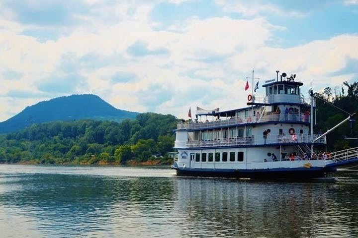 parking for southern belle riverboat