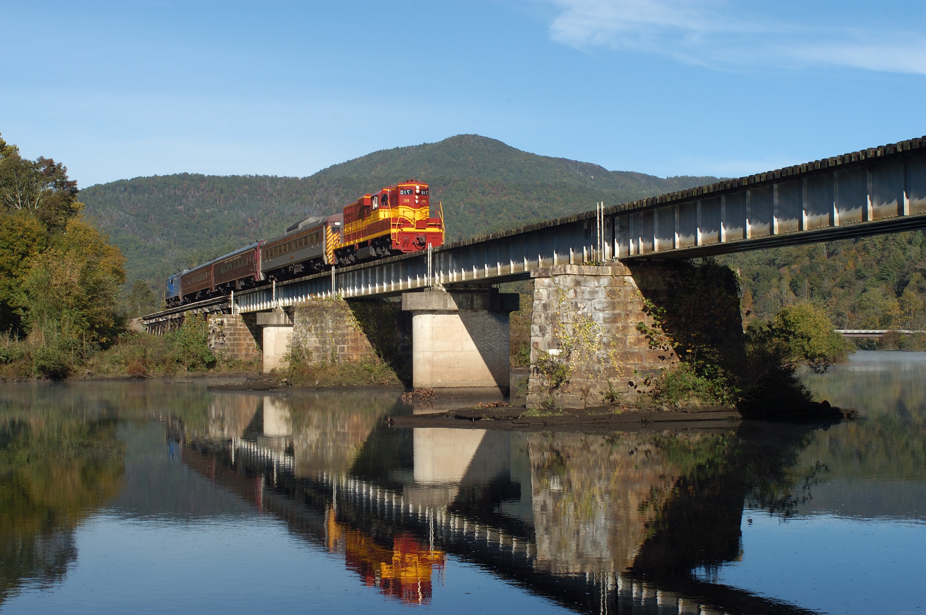hiwassee-railroad-take-a-ride-into-history-on-the-old-line-railroad
