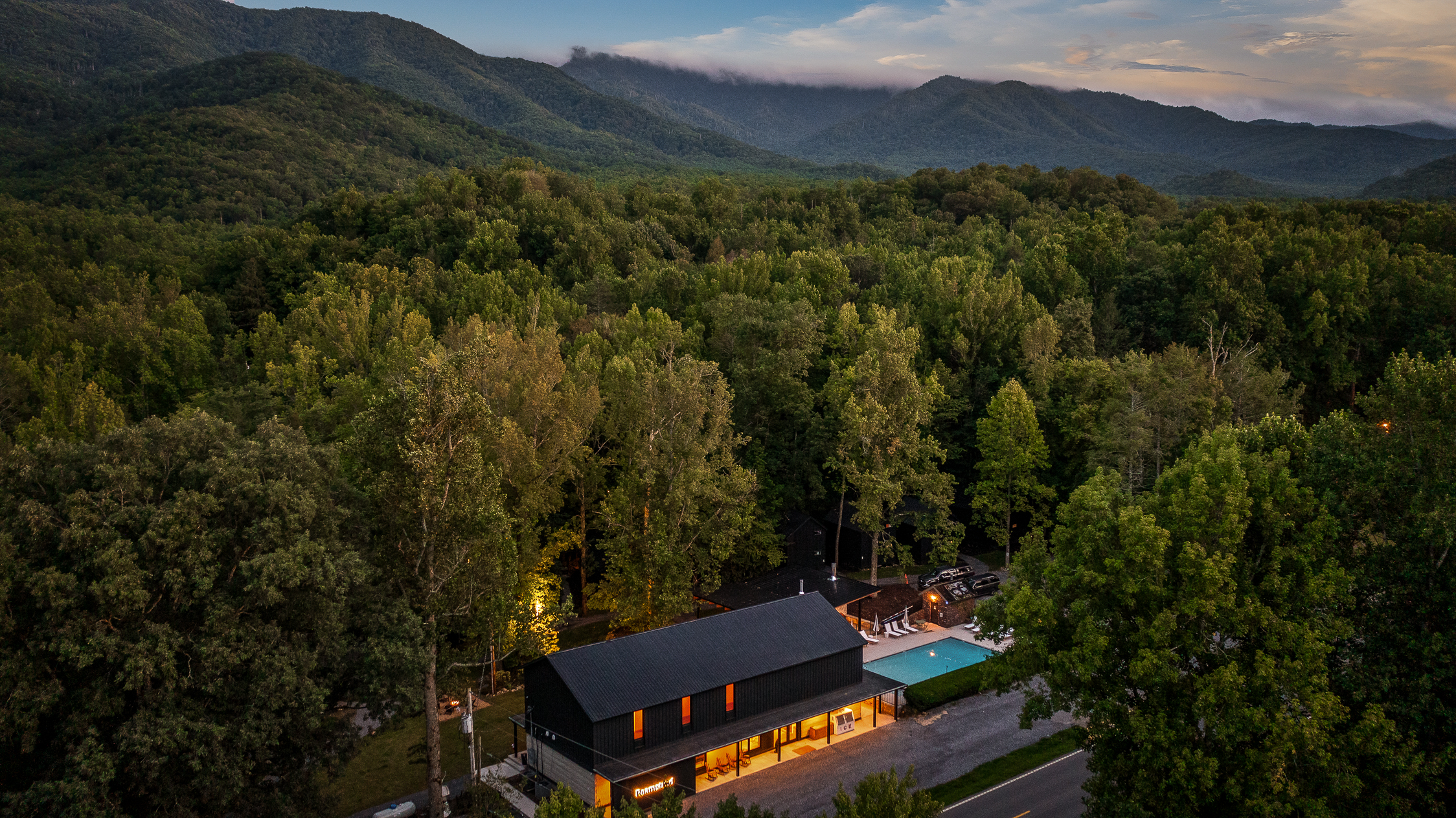Roamstead Smoky Mountains Tennessee - B78c1e73 E83d 41ec Bbae 8ec52e197713 Roamstead 15
