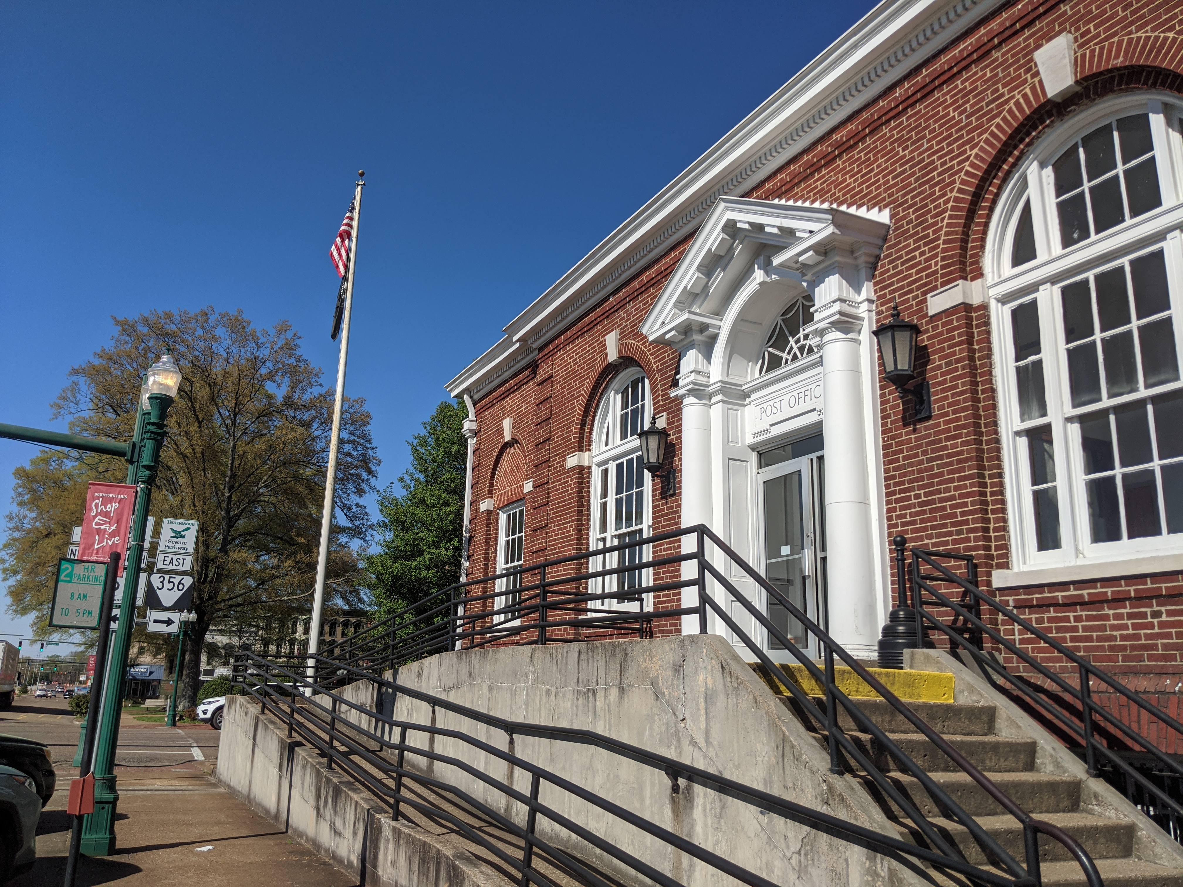 Shops of Downtown Paris, TN Tennessee River Valley