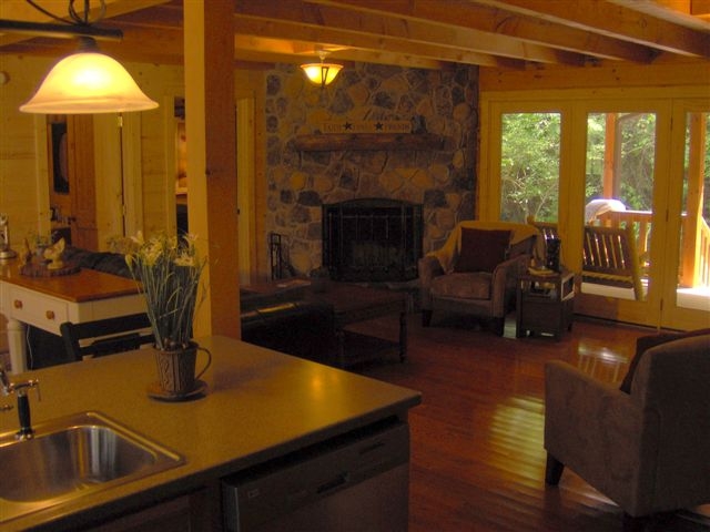 Telliquah Falls Log Cabins | Tennessee River Valley